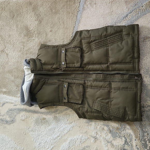 Gap Puffer Vest - Picture 1 of 11
